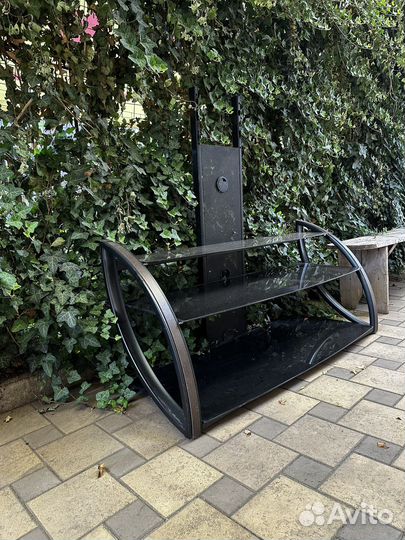 Столик для телевизора