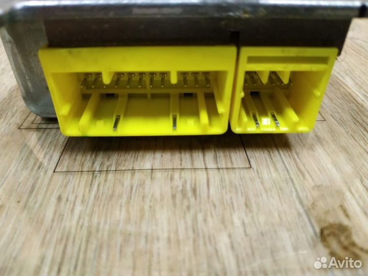 Блок управления airbag Nissan Primera P11