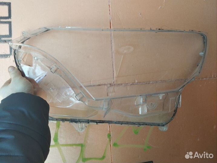 Стекло для фары Toyota rav 4 2016