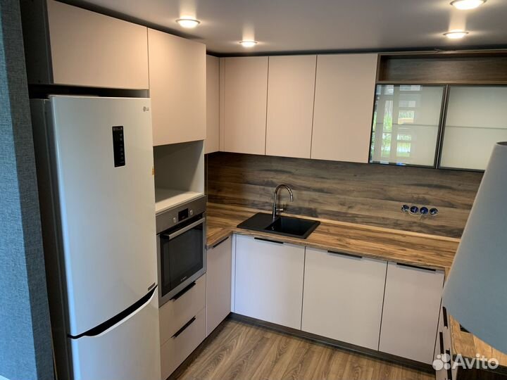 Кухня П-образная (цена за весь гарнитур) ксп:36525