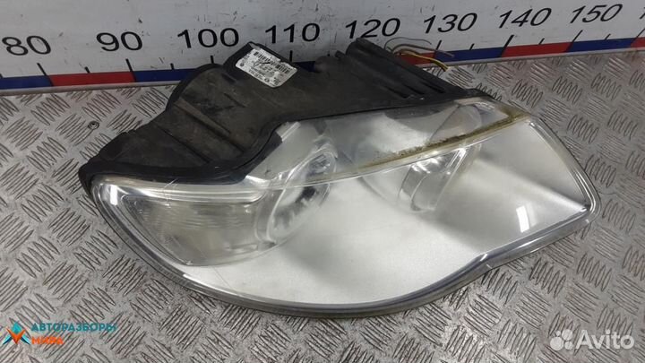 Фара правая Volkswagen Touareg 2007