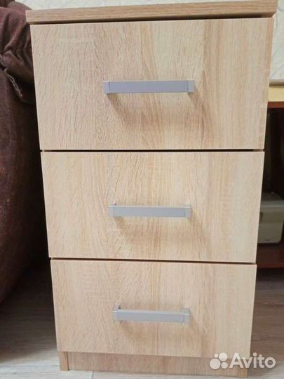 Тумбочка прикроватная