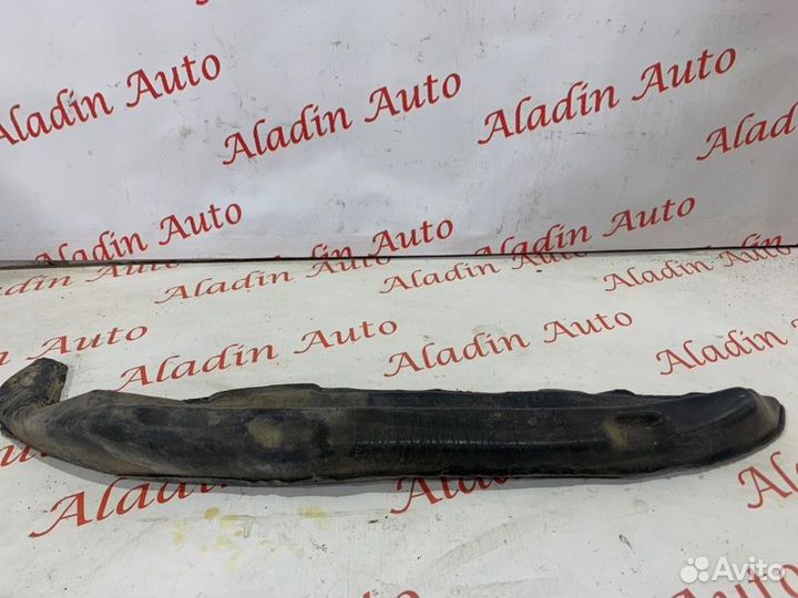 Уплотнитель крыла передний правый Ford Focus 2