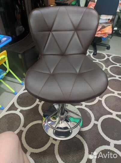 Стул бровиста, визажиста