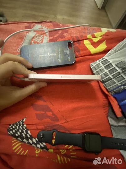 iPhone SE, 16 ГБ