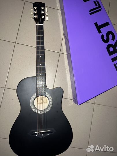 Акустическая гитара