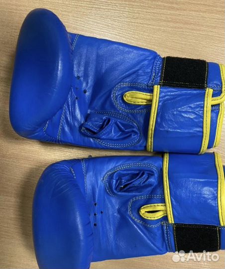 Боксерские перчатки