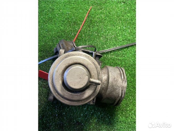 Заслонка дроссельная Volkswagen Passat 1.9 2000