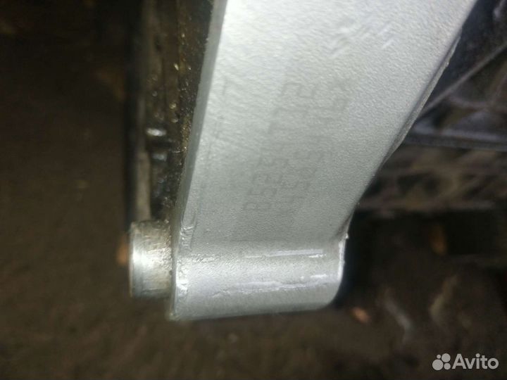 Двигатель B5254T12