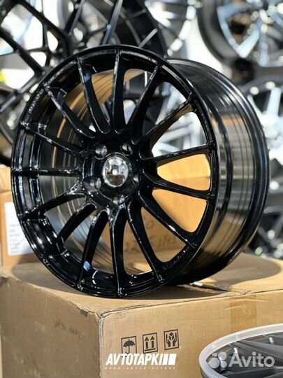 Диски литые R18 5x114,3 спицы черный глянец