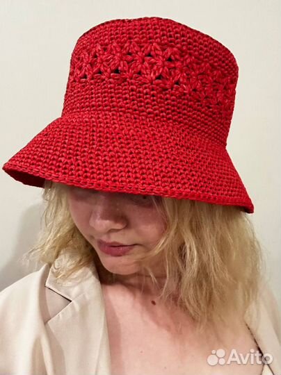 Шляпа женская из рафии