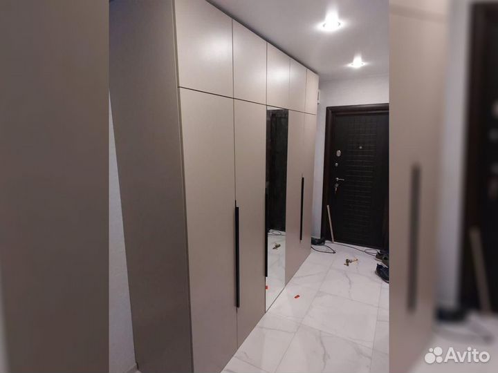 Шкаф распашной