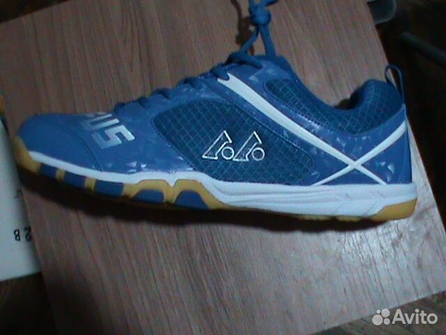 Кроссовки для настольного тенниса и бандминтона