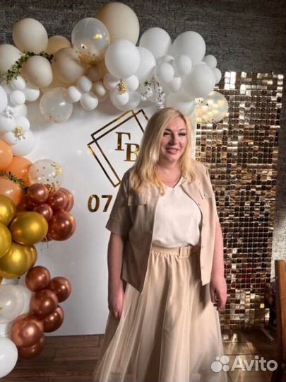 Ведущая. Вокалистка ди-джей