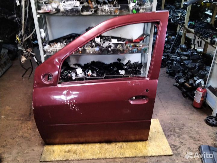 Дверь передний левый Renault Logan 1