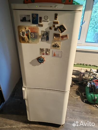 Холодильник Indesit