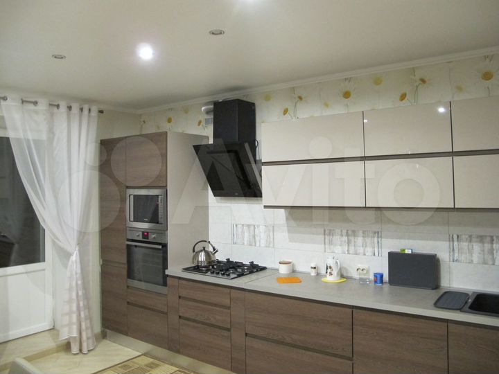 2-к. квартира, 104 м², 5/5 эт.