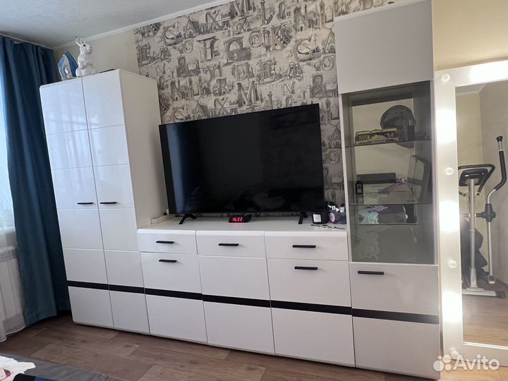 Стенка в гостиную