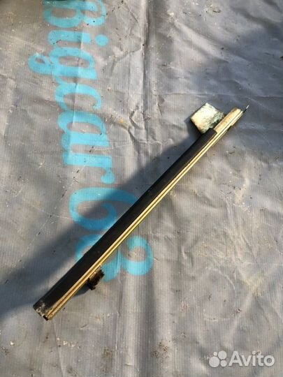 Направляющая стекла двери левая Daf Xf 105.410