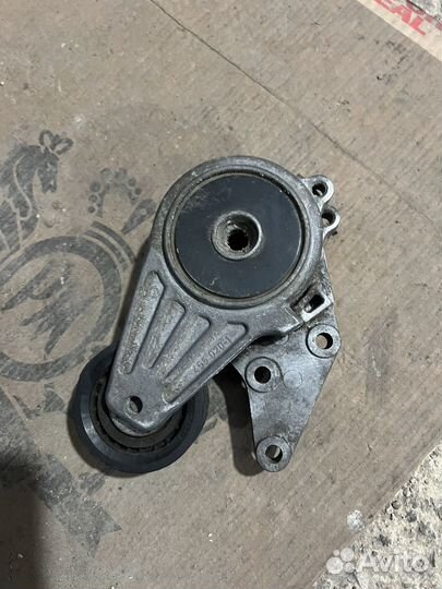 Натяжитель ремня VW Golf lV 2.3 AGZ VR5