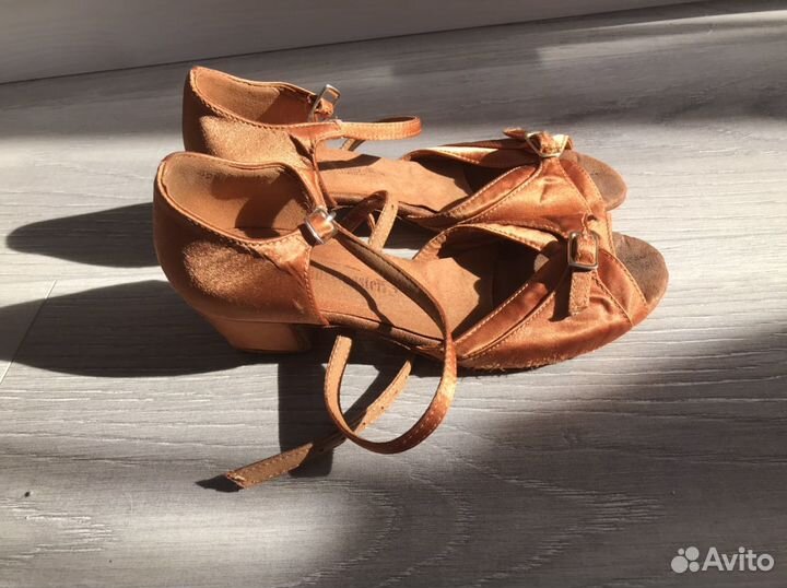 Туфли для бальных танцев