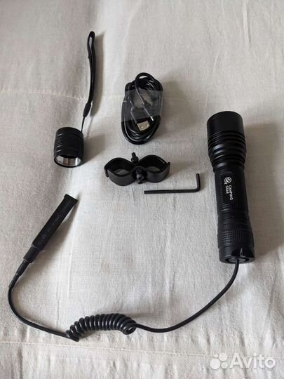 Фонарь подствольный с выносной кнопкой