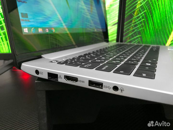 Компактный ноутбук Asus Acer Lenovo