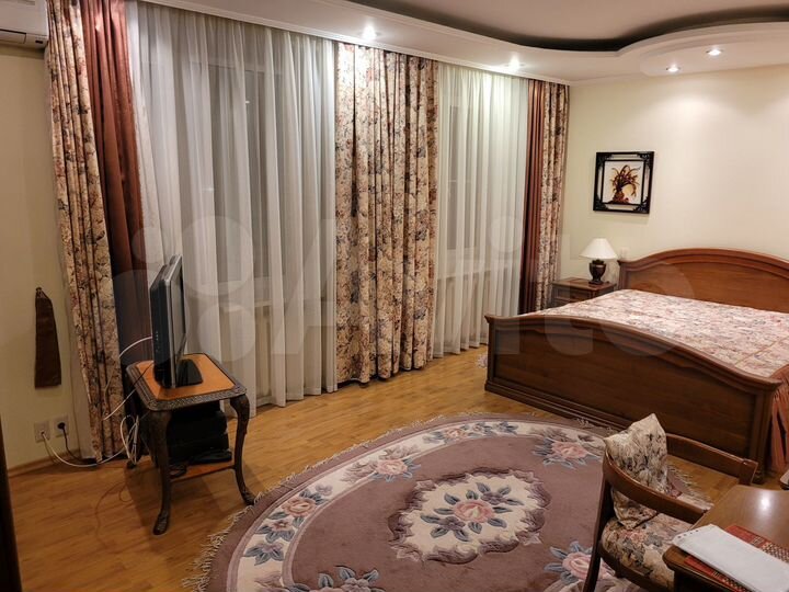 4-к. квартира, 142,4 м², 3/7 эт.