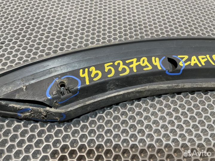 Накладка переднего крыла правого Opel Zafira A