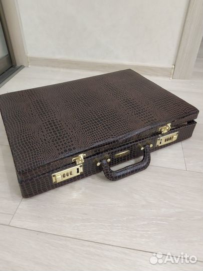 Набор ножей в кейсе Millerhaus