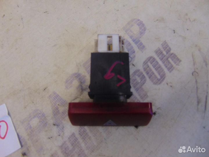 Кнопка аварийной сигнализации для Mitsubishi Lance