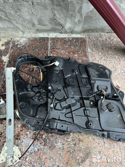 Стеклоподъемник передний правый Mazda Mazda3 BK