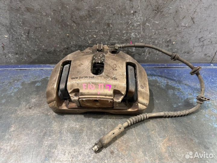 Суппорт передний правый Bmw 5 F10 N55B30A 3.0T