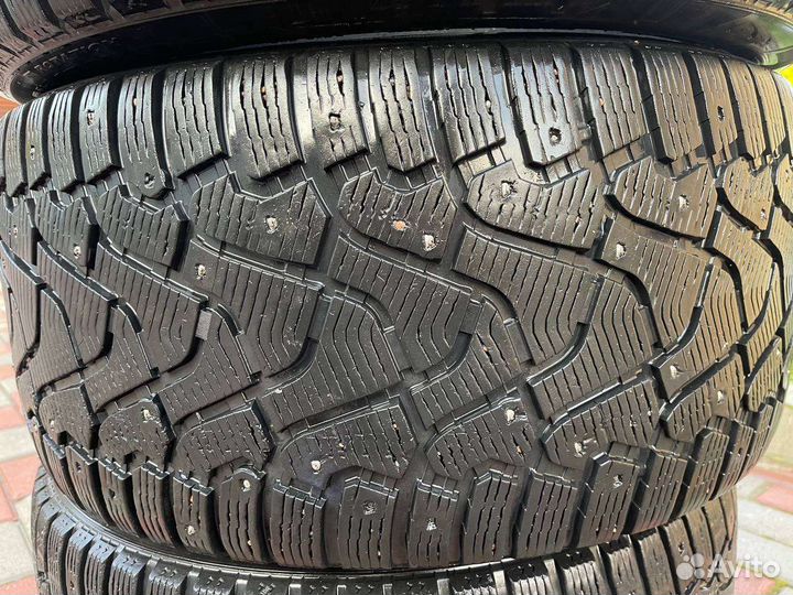 Pirelli Ice Zero 275/40 R20 и 315/35 R20 110T