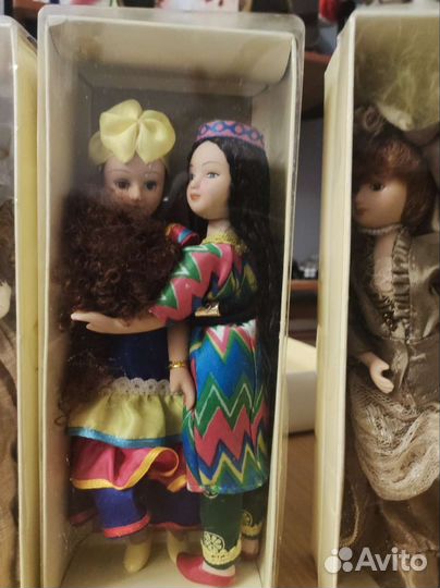 Кукла фарфоровая коллекционная