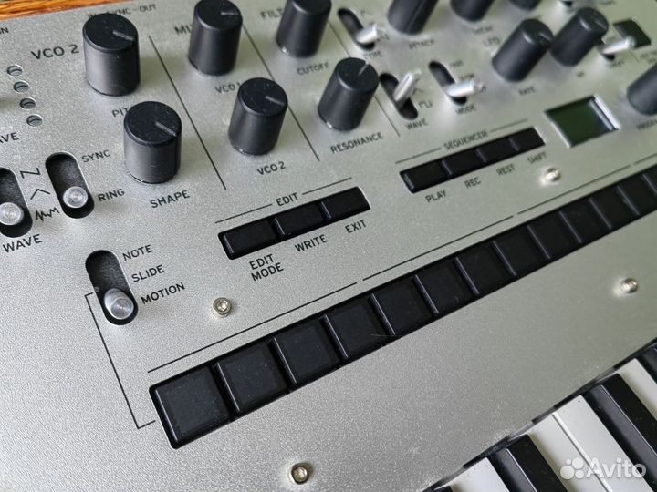 Синтезатор Korg Monologue