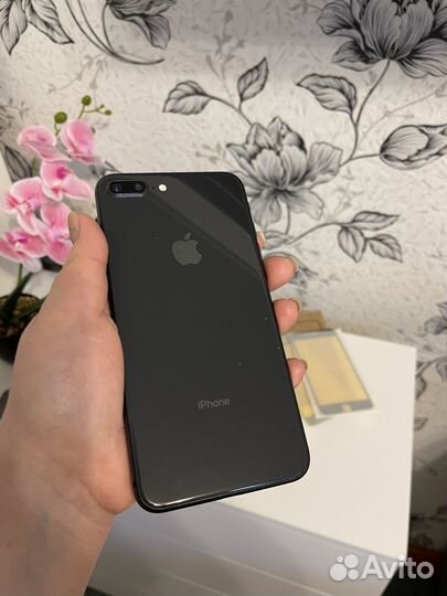 iPhone 8 Plus, 64 ГБ