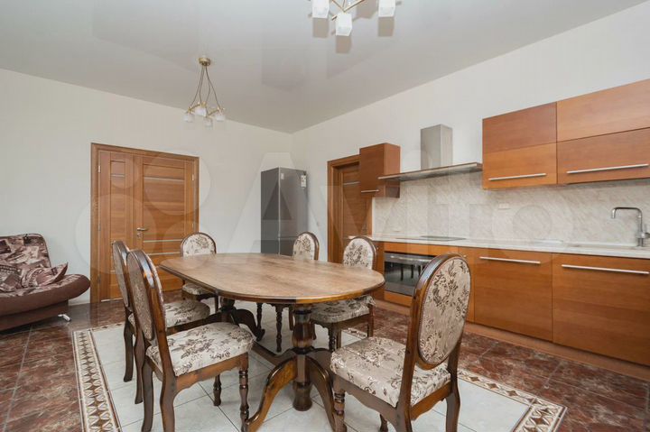 Дом 278,1 м² на участке 14,5 сот.