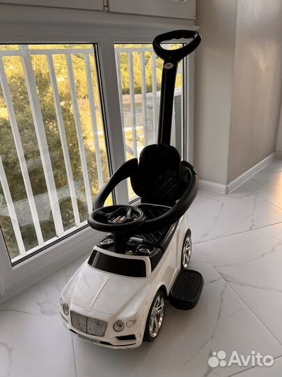 Машинка-каталка толокар