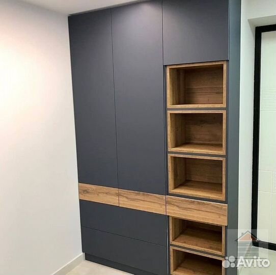 Черный шкаф