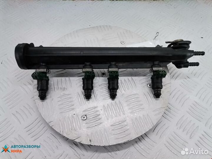 Форсунка Audi A3 8L 1999 037906031AA