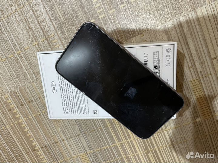 Телефон iPhone 11
