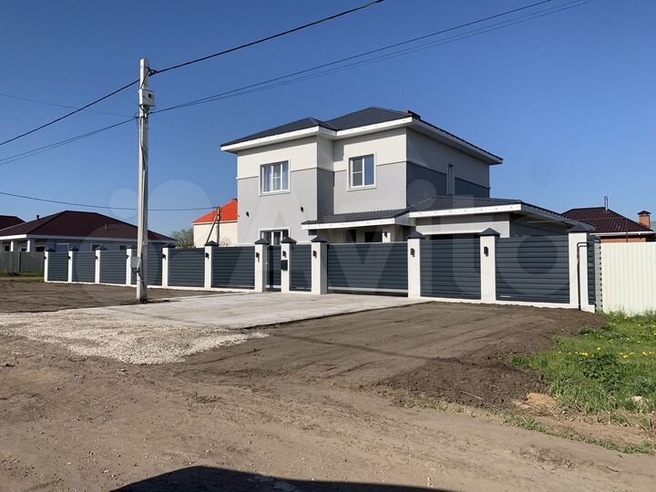 Дом 258 м² на участке 7,5 сот.