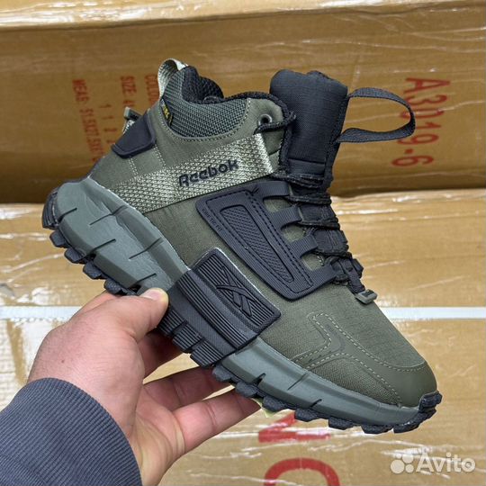 Кроссовки оптом