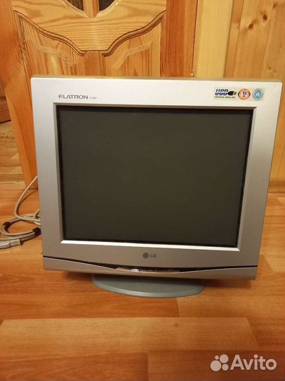 Монитор Lg flatron f700p