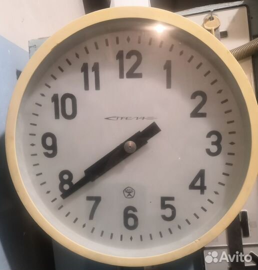Часы вторичные