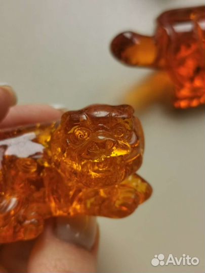 Фигурки из натуральной смолы