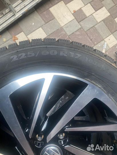 Заводские диски с резиной Volksvagen r17 новые