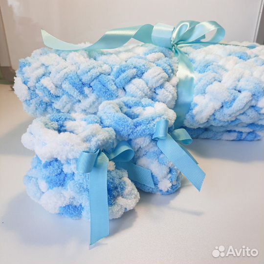 Плед и пинетки ручной работы