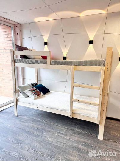 Двухъярусная кровать